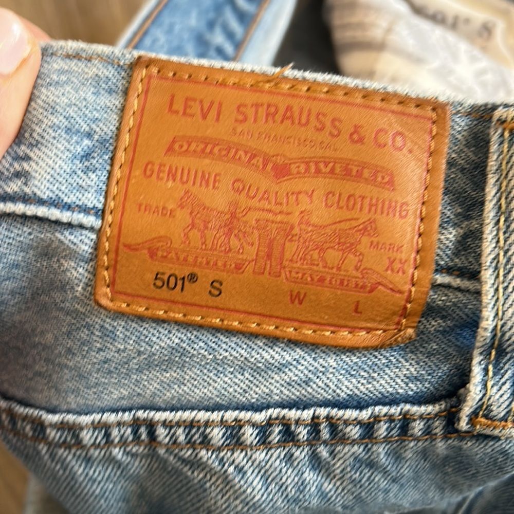 CLASSIC LEVIS 501 HIGH RISE SKINNY JEANS WITH DISTRESSING SIZE 26 - Picture 9 of 11